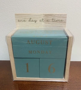Brand New Green Gold Eccolo Wood Blocks Perpetual Calendar - One Day At A Time - Picture 1 of 4
