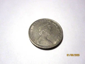 1983 HONG KONG 5 DOLLARS NICE LOOKING WORLD COIN - Picture 1 of 4
