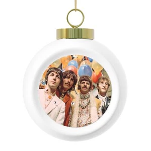 The Beatles 1967 Keramik Weihnachtsschmuck verleiht Ihrem Baum einen Retro-Touch - Bild 1 von 5