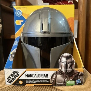 Star Wars Mandalorian Máscara Electrónica Efectos de Sonido Casco Beskar Hasbro NUEVO - Imagen 1 de 7