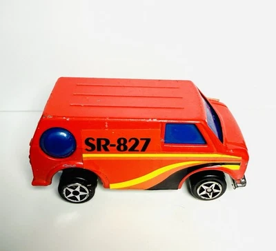 Bedford | Furgoneta Estrella Dorada Roja 1:60 Diecast Juguete de Verano 2.75” Longitud De Colección ¡Raro! Foto 1 de 4