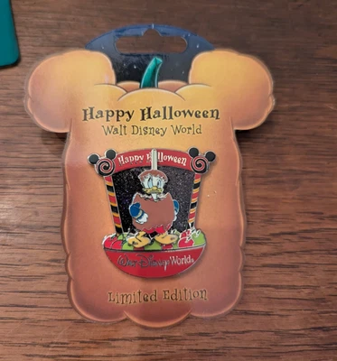 2007 Disney WDW Pin - Happy Halloween - Candy Characters - Donald Duck Caramel - Image 1 of 2