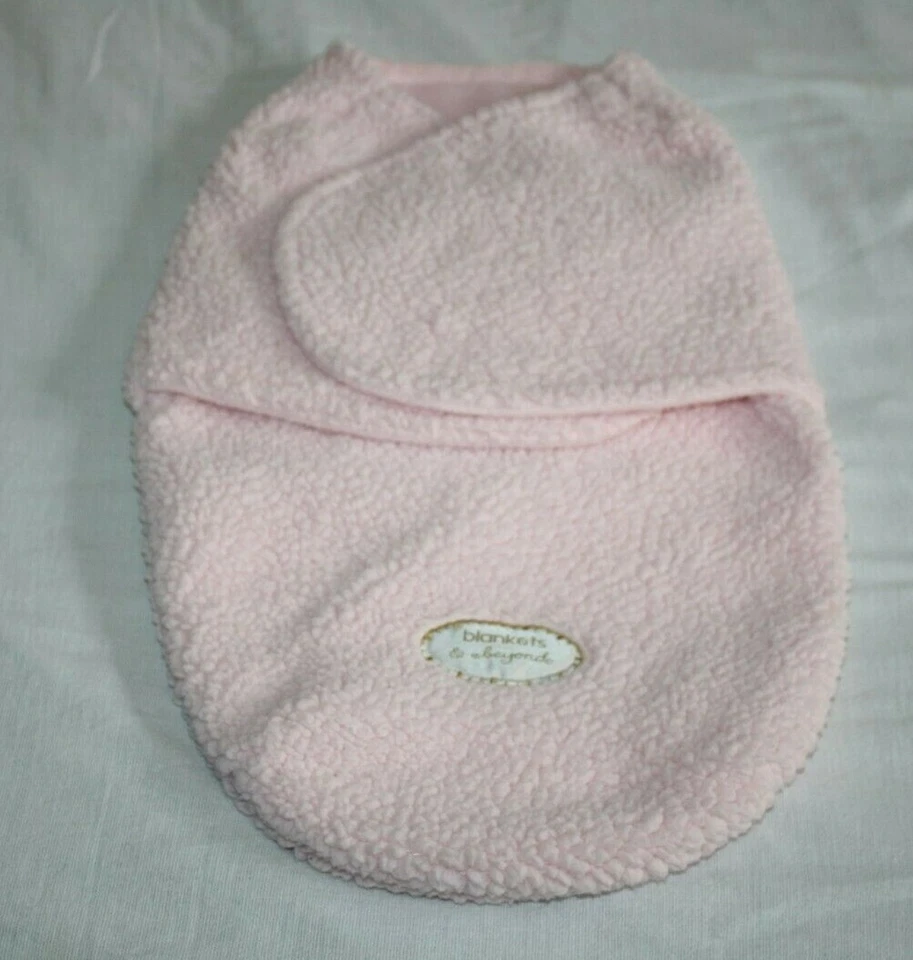 Mantas y más allá recién nacidos Bunting 0-3 bebés niñas ROSA Sherpa envoltura saco envoltura Foto 1 de 4