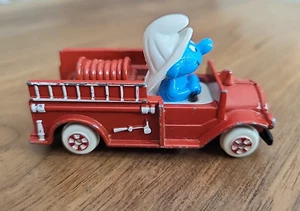 Vintage 1982 ERTL Smurf #6 in Red Diecast Fire Truck - Picture 1 of 5