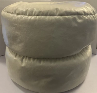 Taburete de pie vintage MCM blanco vinilo imitación cuero jassock otomano retro ¡ENVÍO RÁPIDO! Foto 1 de 4