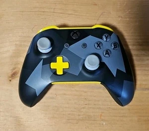 Xbox One, Series S, X Special Edition Grey/Yellow Wireless Controller - 1708 - Picture 1 of 4