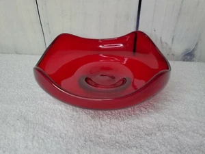 Cenicero vintage retro Estate rojo arte vidrio caramelo plato cuenco 6-1/2 pulgadas - Imagen 1 de 10