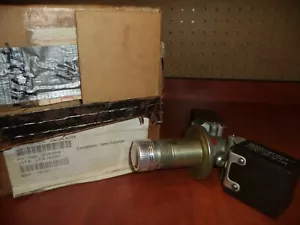 Revere Corp of America 1963 Fuel Valve F-8515 Wallingford, Conn P/N E44-8513-1 - Bild 1 von 4