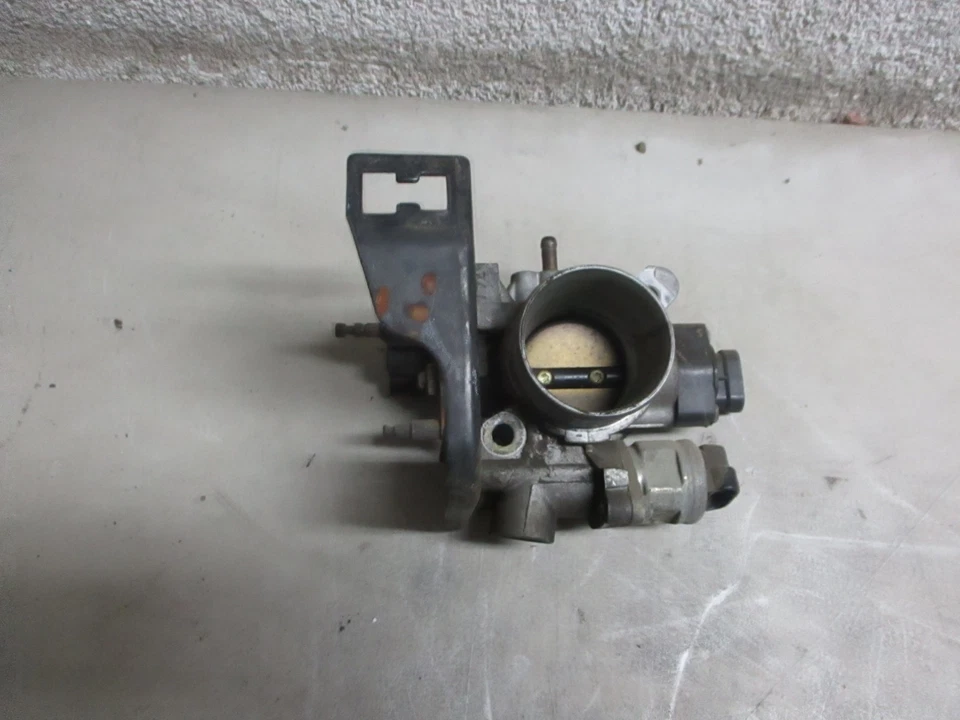 Throttle BODY V6 3.0  Chrysler Maserati TC  90 91  - Image 1 of 4