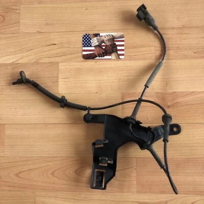 OEM Land Rover LR001056 LR2 Left Front Wheel ABS Sensor + Bracket LR001061 - Изображение 1 из 4