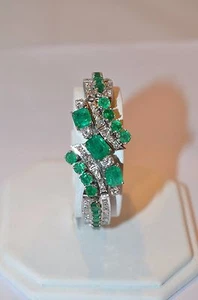 3506- *STUNNING 18K WHITE GOLD LADIES EMERALD AND DIAMOND BANGLE BRACELET  - Picture 1 of 5