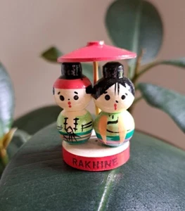 VTG Miniature Wooden Kokeshi Doll Pair Umbrella Handmade Unique HTF 2" - Picture 1 of 2