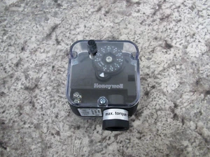 New Honeywell C6097A3095 0.4"-4" WC 1/4" NPT Gas / Air Pressure Switch - Picture 1 of 7