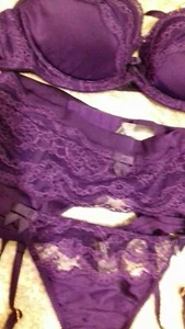 REGGISENO MYLA ISABELLA 34B S/M BRETELLE E PERIZOMA MED NUOVO CON ETICHETTE AGENTE PROVOCATORE CALZE - Foto 1 di 4