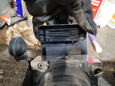 Anti-Lock Brake Part Model Mild Hybrid Fits 20-22 VOLVO XC60 1950570 - Изображение 1 из 4