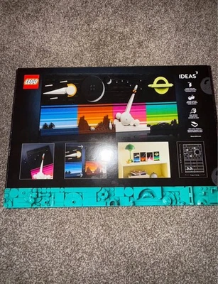 LEGO Ideas: Tales of the Space Age (21340) Foto 1 de 3