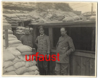 Foto de teniente comandante alemán de la Primera Guerra Mundial en trincheras de Flandes Foto 1 de 2