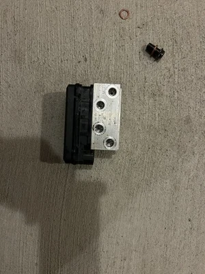 ABS Pumpe Hydroaggregat Druckmodulator Piaggio Vespa GTS 125 300 310 - Bild 1 von 3