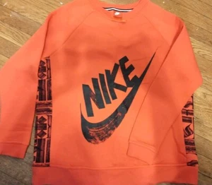 SUDADERA NIKE X ROSTARR RALLY CREW MUJER TALLA GRANDE COLOR NEGRO Y ROJO - Imagen 1 de 10