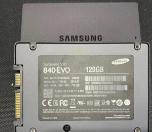 Unidad de estado sólido Samsung 840 EVO 120 GB SSD MZ-7TE120 2,5" SSD SATA III interna - Imagen 1 de 3