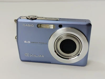 Casio Exilim EX-Z600 BLUE 6.0MP Digital Camera UNTESTED FREE RETURNS  - Image 1 of 4