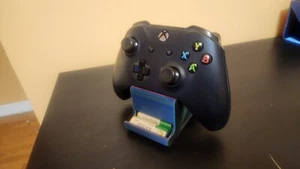 Xbox One / Series X / S Controller Stand Holder With Battery Storage - Picture 1 of 6