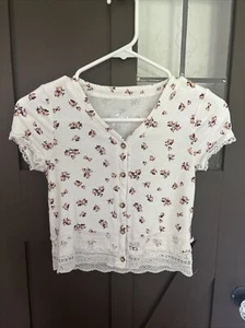 Justice Girl’s Top/Size 8/White w Flowers, Lace Around Bottom & Arms - Picture 1 of 5