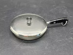 Vintage Frying Pan Fridge Magnet - Picture 1 of 6