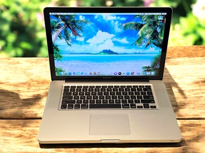 Apple MacBook Pro 15 Inch - Quad Core i7 2.3GHZ 16GB RAM 1TB HD - Catalina DVD - Image 1 of 4