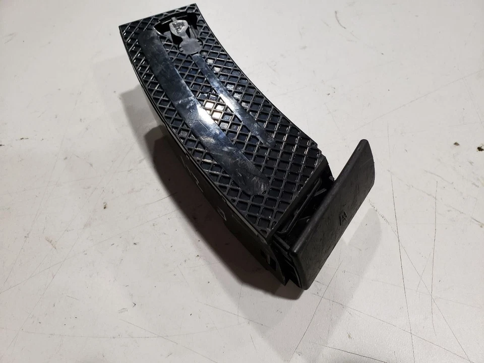 Right Cup Holder - 2003 BMW Z4 E85 Convertible RHD - OEM 7068448 Foto 1 de 4