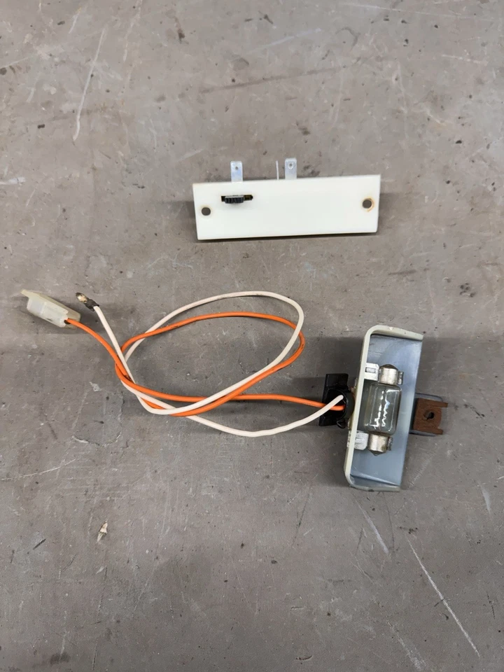 1970 1971 1972 Oldsmobile Cutlass 442 Dash Courtesy Lamp Map Light Wiring F85 OE - Image 1 of 4