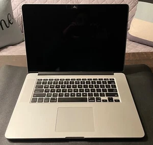 Apple MacBook Pro 15.4" Retina 2012, 256GB SSD, Core i7, 2.30GHz, 8GB, MC975LL/A - Afbeelding 1 van 12