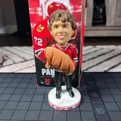 ARTEMI PANARIN Chicago Blackhawks SGA 12/18/16 BOBBLEHEAD  BREAD MAN - READ Cover