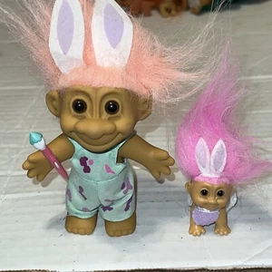 Muñecas troll bebé gateando orejas de conejo de Pascua Russ de colección y troll de pie - Imagen 1 de 9