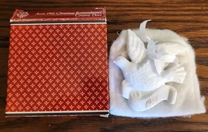 VINTAGE AVON GIFTS 1981 CHRISTMAS REMEMBRANCE DOVE CERAMIC ORNAMENT - Picture 1 of 3