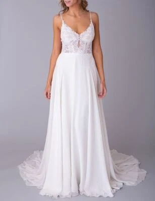 Louvienne Maxine 0-4 Wedding Dress Bridal Ivory Lace Floral Train Modern $2,390 - Image 1 of 4