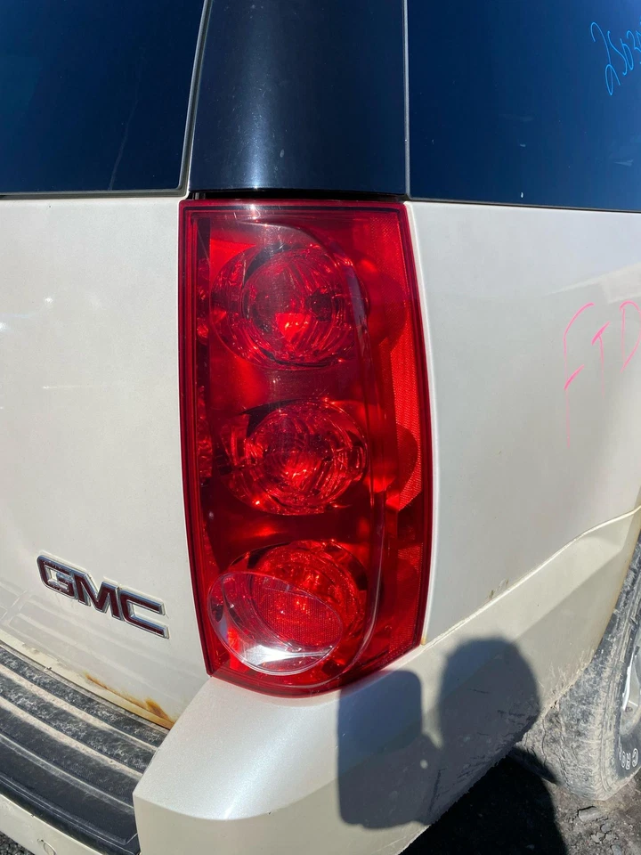 07 08 09 10 11 GMC YUKON XL 1500 Conjunto de luz trasera lado del pasajero derecho Foto 1 de 1