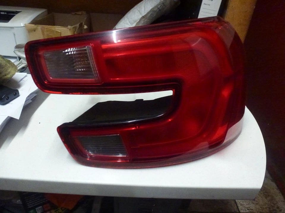 CITROEN C4 GRAND PICASSO MK2 REAR LIGHT DRIVERS SIDE - Image 1 of 1