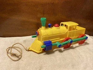 Vintage 1950’s NOSCO PLASTICS “Too Too Twain” Hard Plastic 11” Pull Toy Train - Picture 1 of 8