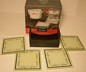 Pfaltzgraff WINTERBERRY Navidad: 4 posavasos de vidrio con soporte: sin usar, en caja: sin precio base - Imagen 1 de 3