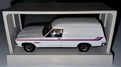 Holden HZ Sandman Panel Van 1:43 scale model by TRAX TR23B - Image 1 of 4