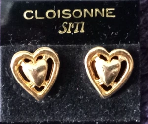Vintage Earrings Small Gold Color--Pierced Ears--(all metal earrings) - Picture 1 of 2