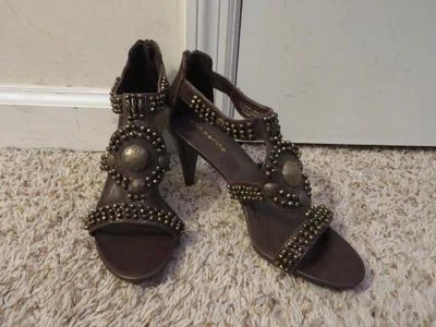 NUEVO/SIN ETIQUETAS ZAPATOS DE SALÓN MUJER ANN MARINO CUERO MARRÓN CREMALLERA TRASERA CON TACHUELAS DE COBRE TALLA 10M Foto 1 de 4