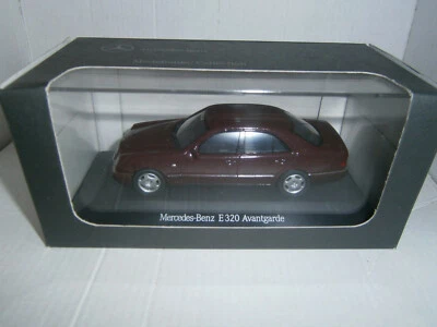 Mercedes-Benz E320 - 1/43 Herpa - Photo 1/4