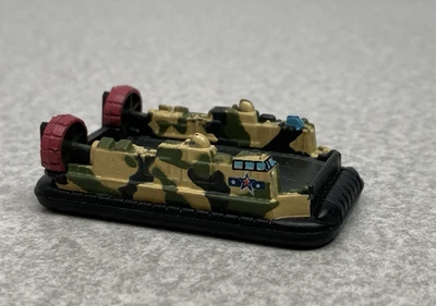 Micro Máquinas Militar LCAC Aerodeslizador Transporte Barco Bronceado Camuflaje Galoob De Colección 1994 Foto 1 de 4