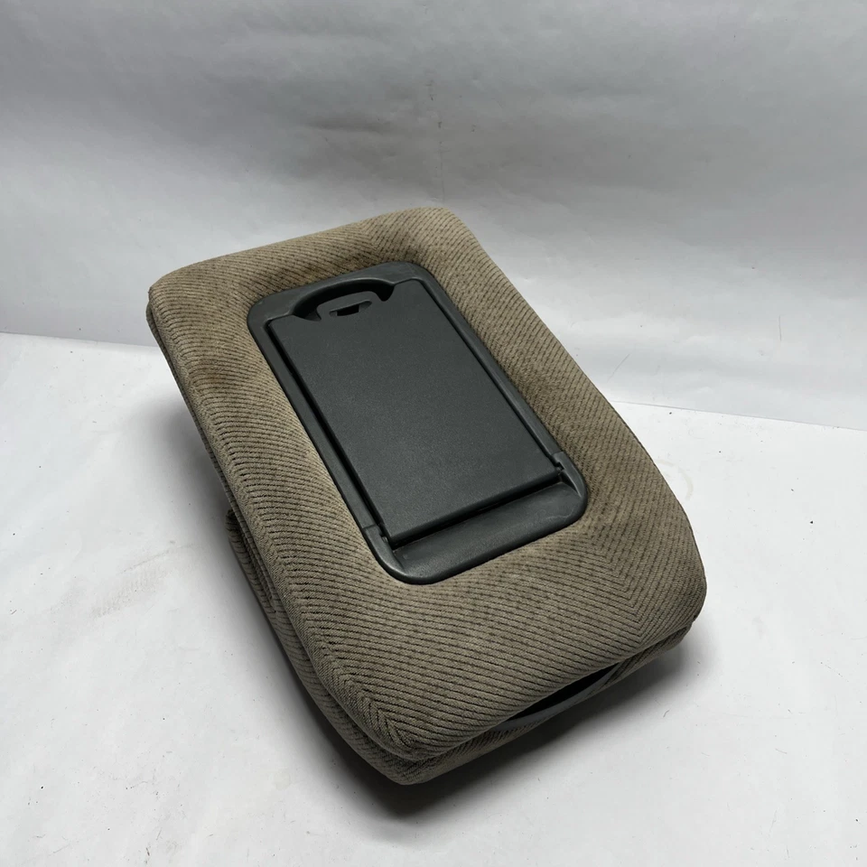 95-98 CHEVY SILVERADO GMC SIERRA CK 1500 CENTER CONSOLE JUMP SEAT ARMREST 3 - Image 1 of 4