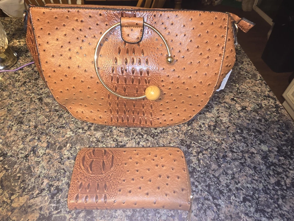 Bolso de Mano Republic Cuero Vegano Imitación Estampado Avestruz con Cartera sin asas a juego Foto 1 de 4