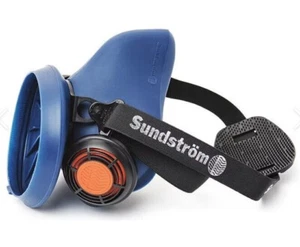 Sundstrom SR 100 Silicone Half Face Mask Air Purifying Respirator M/L - Picture 1 of 3