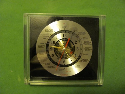 GMT QUARTZ WORLD MANTEL DESK CLOCK Cover