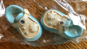 DEKOFIGUR Steinharz "Babyschuh" Geburt Taufe BABY  - Bild 1 von 2